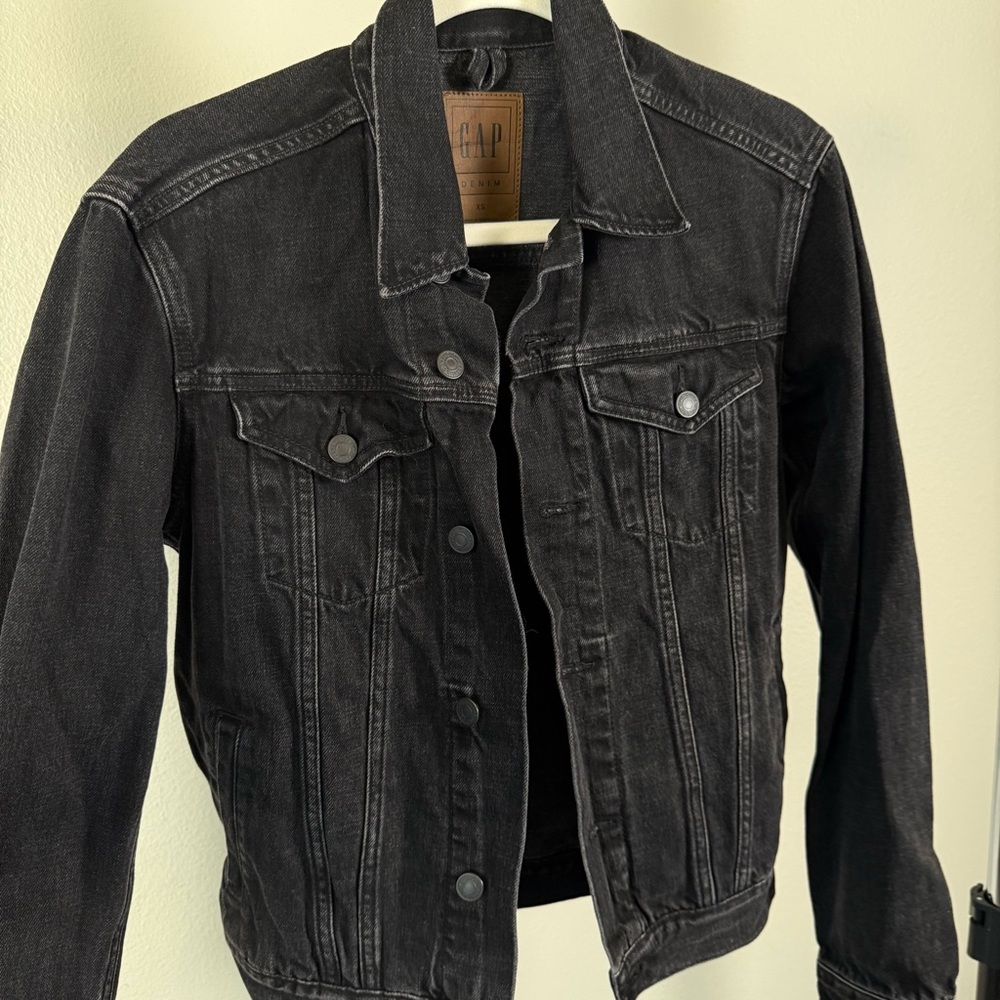 Like New! GAP Black Denim Jacket XS